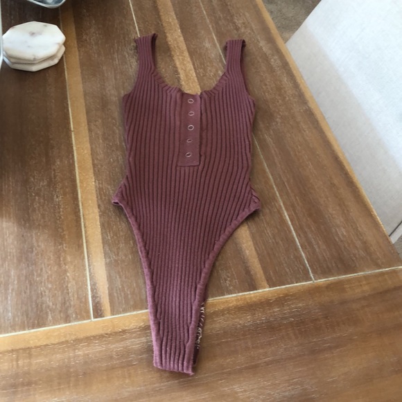 Mocha stretchy ribbed knit thong bodysuit - Picture 3 of 11